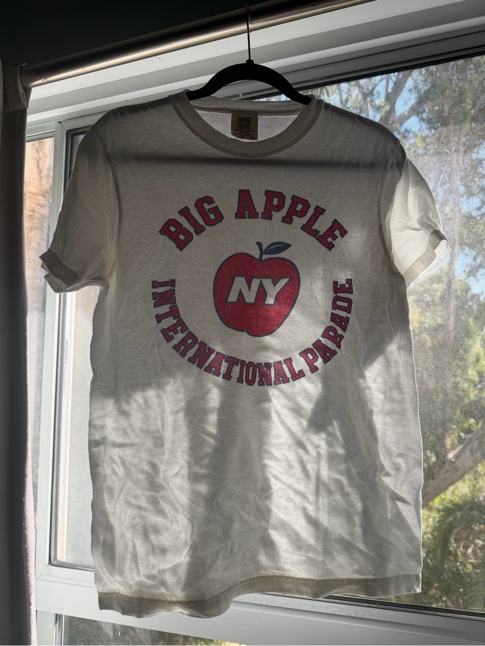 Kristin Jones Graphic tee! Size small. Like new.